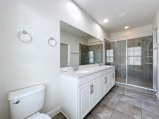 Building Photo - 561 Scotia Pl