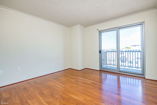 Building Photo - 1 br, 1 bath Condo - 777 7th Street Northwest