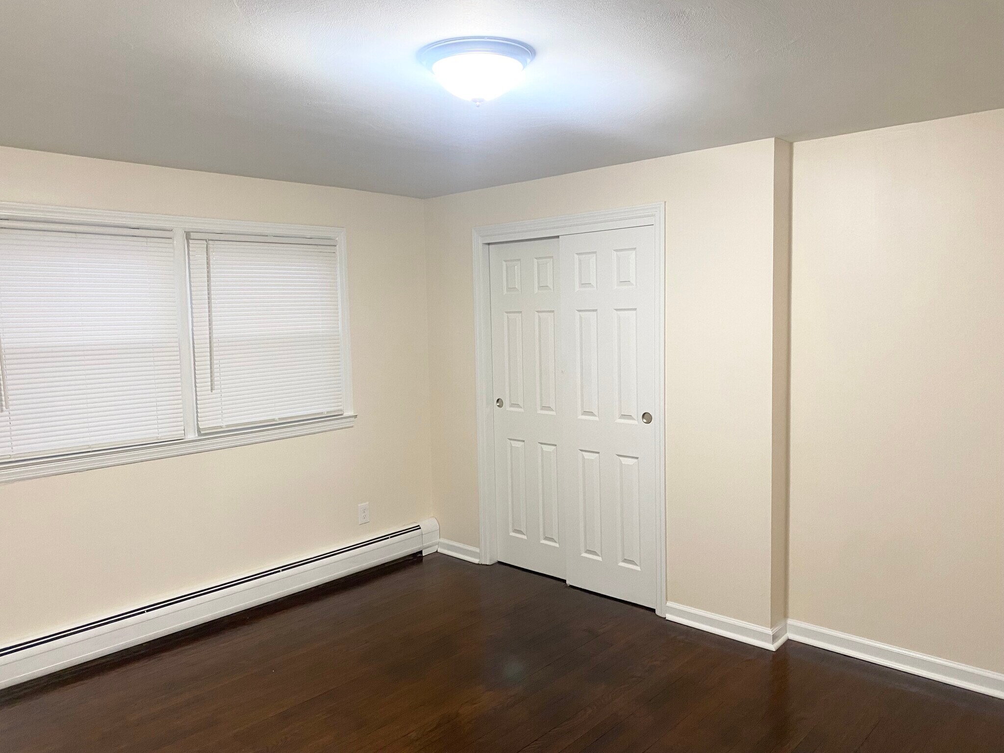 Building Photo - 317 Alexander Ave