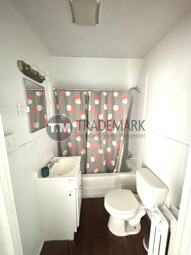 Building Photo - 1017 Lehman St