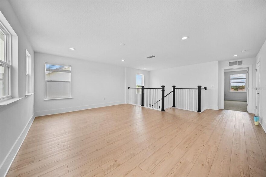 Building Photo - 1694 Pinecliff Dr