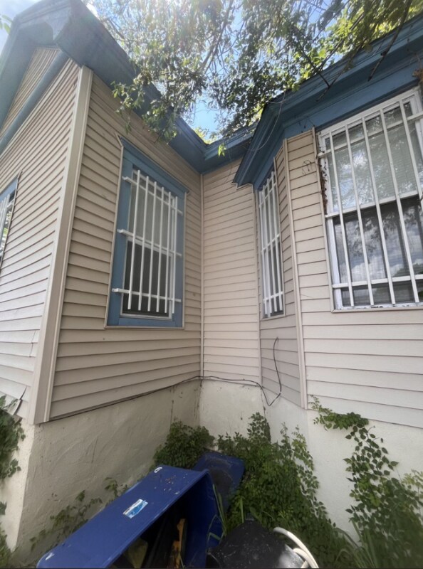 Building Photo - 2405 Lafayette Ave