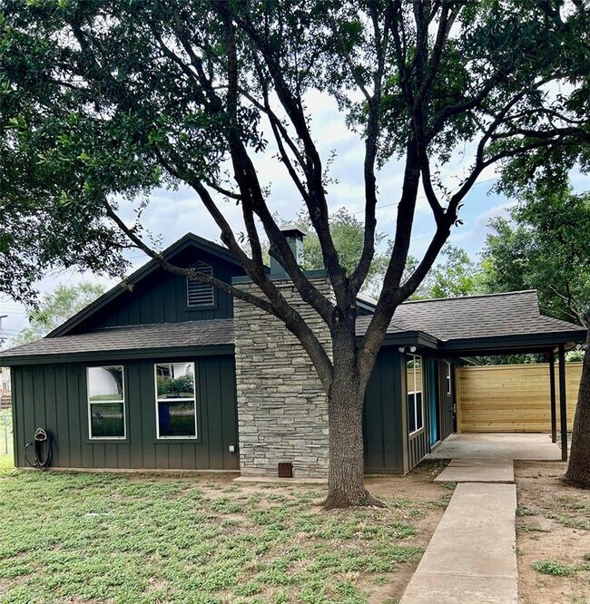 Primary Photo - 1601 West Ln