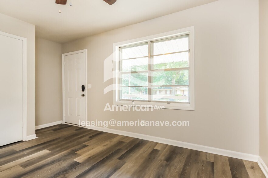 Building Photo - 1838 Emerson Ave