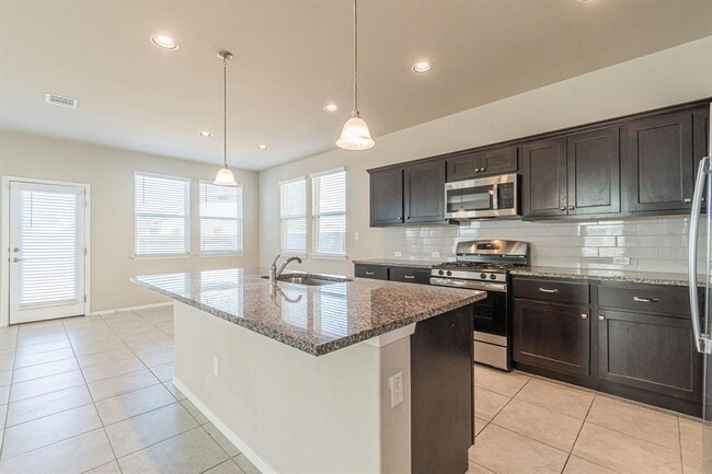 Building Photo - 141 White Dunes Dr