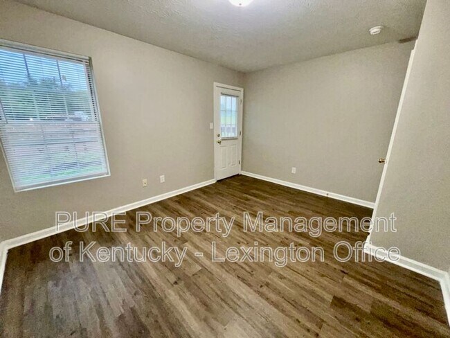 Building Photo - 276 Grinder Ct