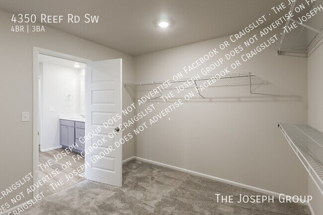 Building Photo - 4350 Reef Rd SW