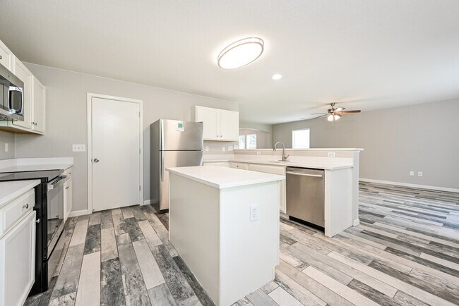 Building Photo - 2519 Coach House Loop