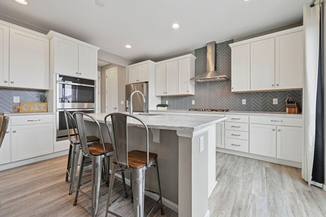 Building Photo - Stunning 5 Bed / 4 Bath Bradley Ranch Home with Finished Basement & Multiple Spacious Entertainin...