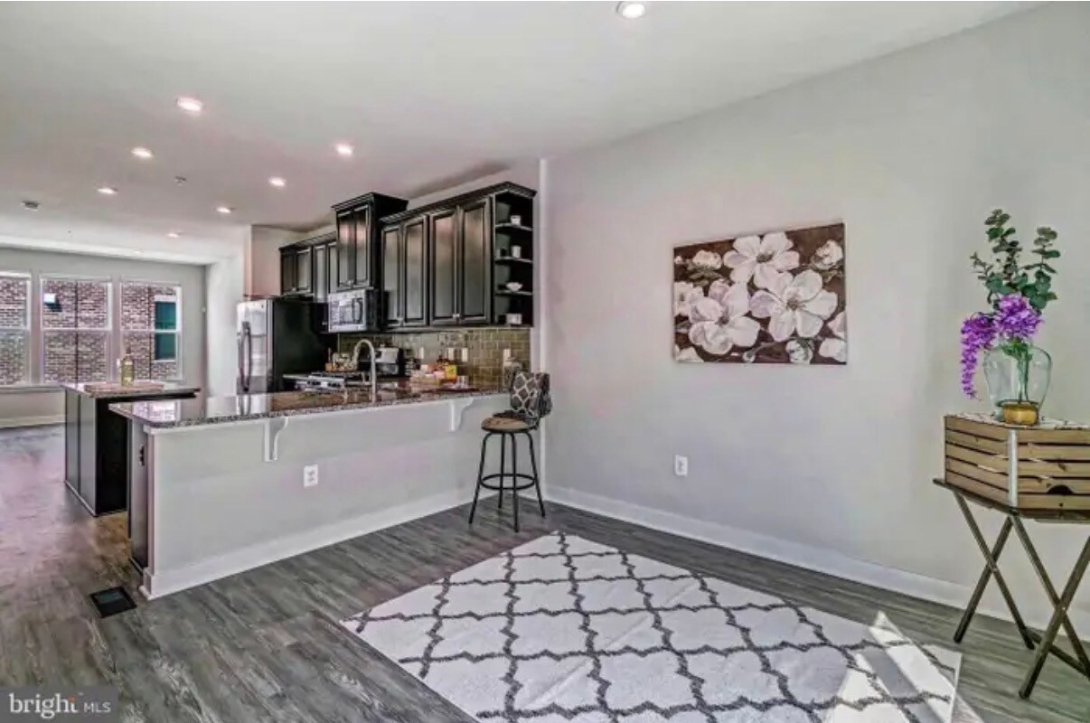 Building Photo - 2820 Arts Vista Blvd