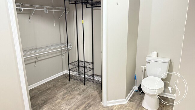 Building Photo - SPRING MOVE-IN SPECIAL: $500 OFF 1ST MONTH...
