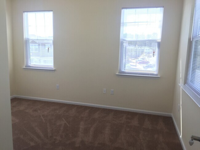 Building Photo - 4315 Farringdon Wy