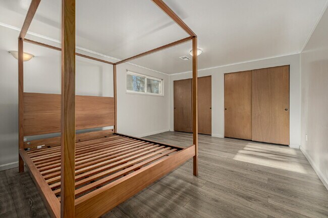 Building Photo - Great 3 Bed 3 Bath Hilltop Home for rent.