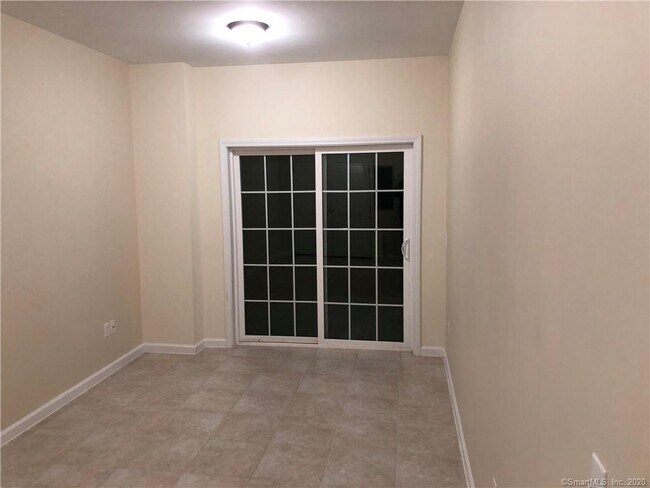 Building Photo - 19 Oak Meadows Dr