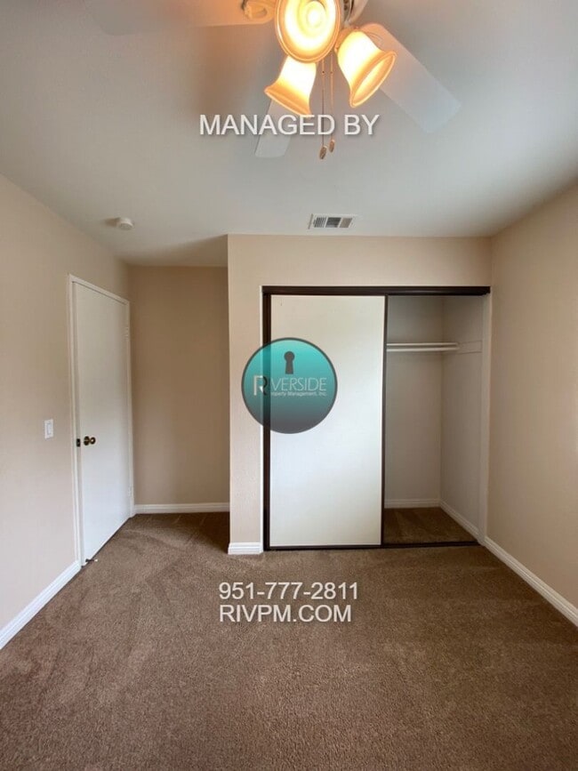 Building Photo - Beautiful single story home located in Riverside!