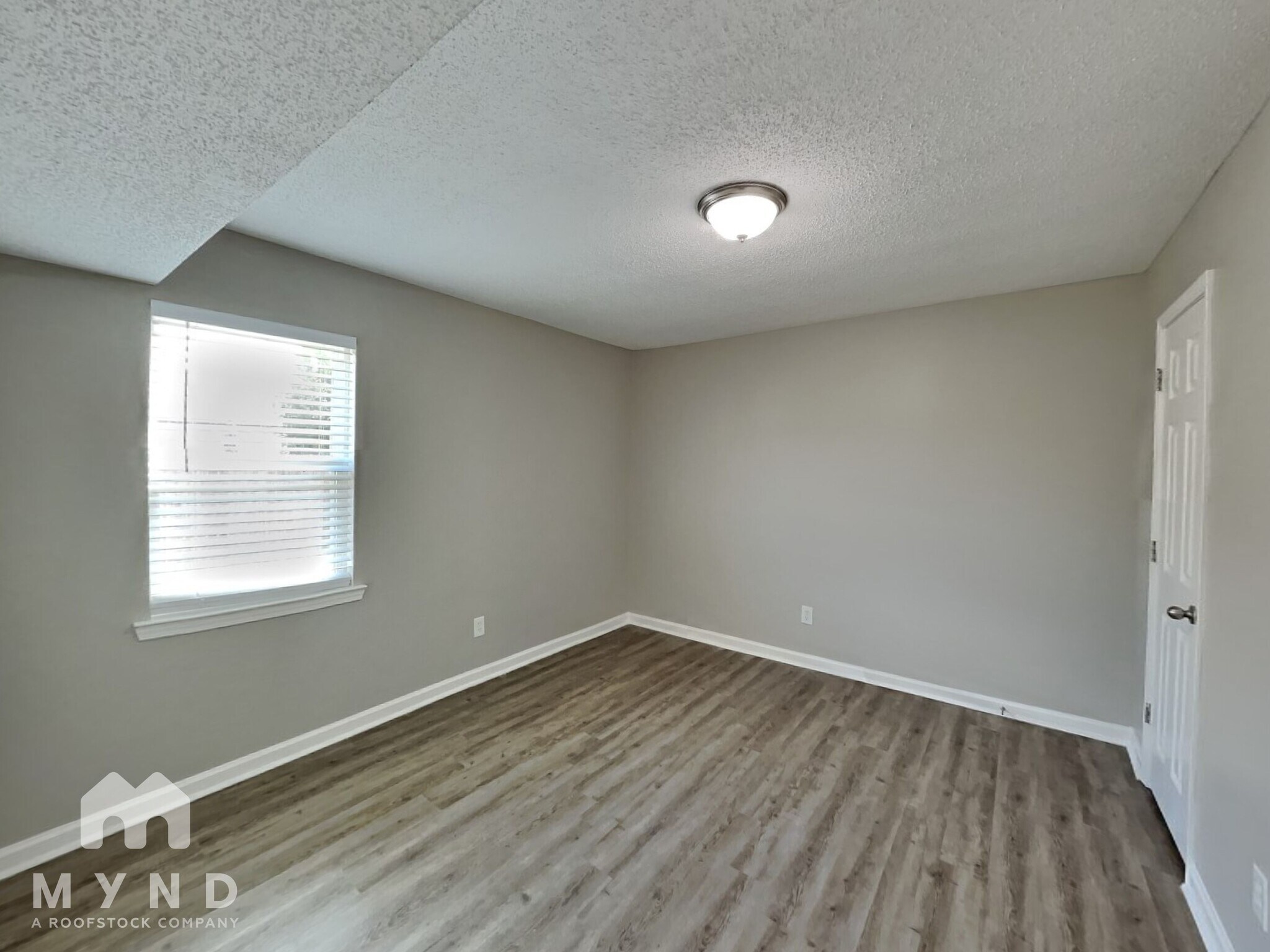 Building Photo - 137 W Stonehaven Cir