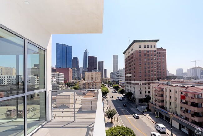 Building Photo - 1331 W 7th St Los Angeles, CA 90017