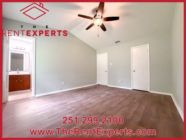 Building Photo - 9760 Royal Woods Dr N