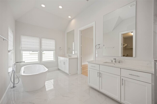 Building Photo - 610 Delmar St