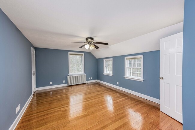 Building Photo - 1670 Hartford Tpke