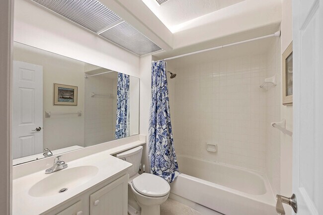 Building Photo - 28072 Cavendish Ct