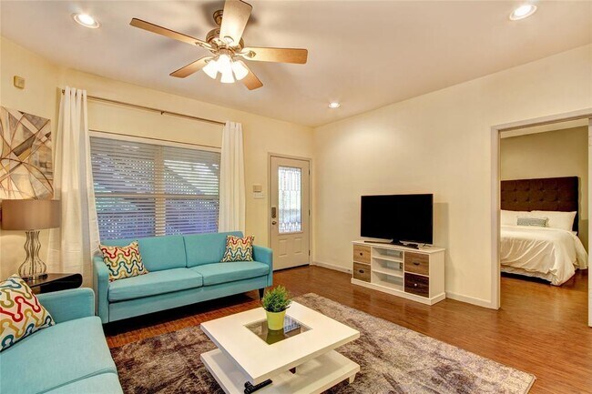 Building Photo - 2208 Trailside Dr