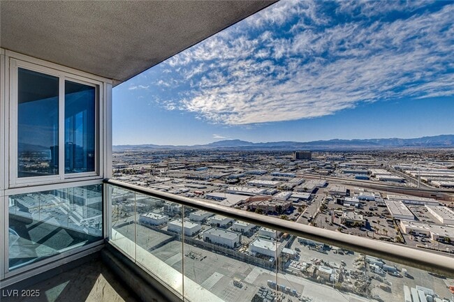 Building Photo - 4575 Dean Martin Dr