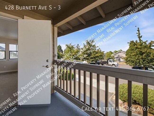 Building Photo - 428 Burnett Ave S