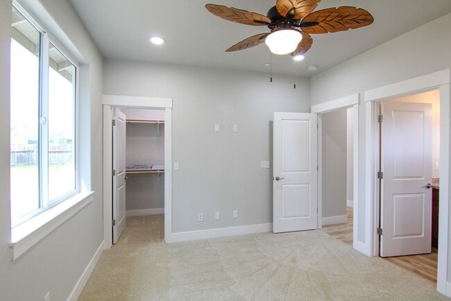 Building Photo - Newly Constructed 3 Bedroom Home!
