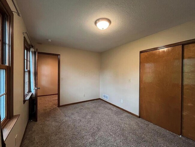 Building Photo - 440 Taylor Ave