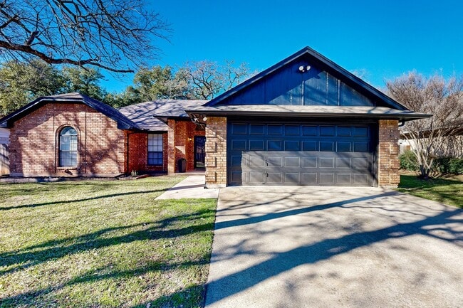 Building Photo - 941 Lakeridge Dr