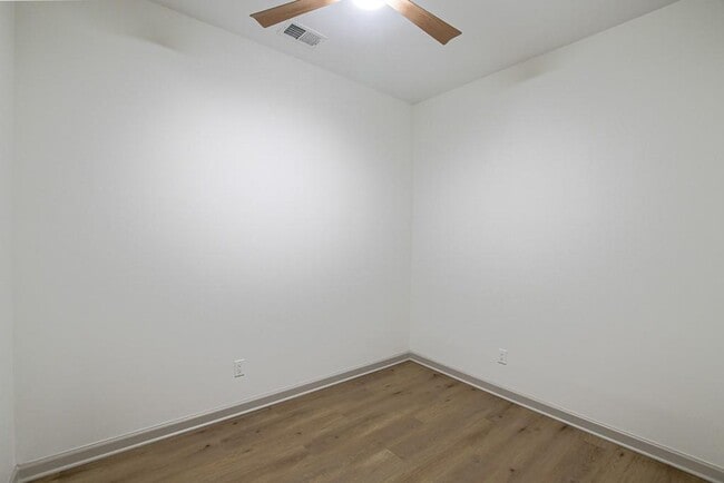 Building Photo - 70 Gardenia Dr NW