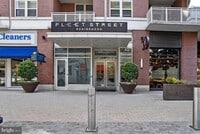 Building Photo - 157 Fleet St