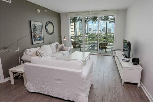 Building Photo - 325 S Biscayne Blvd