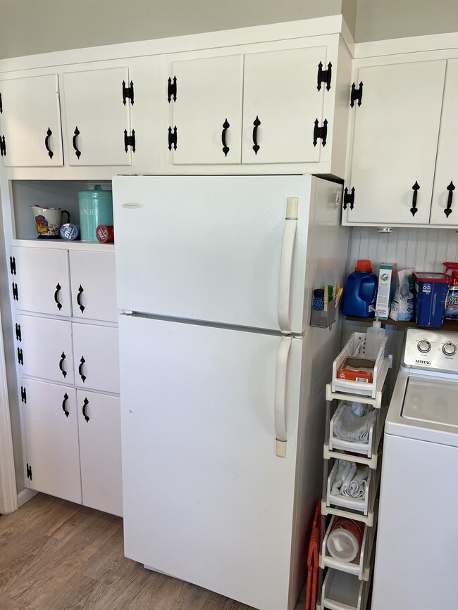 Building Photo - 601 E McKissock St