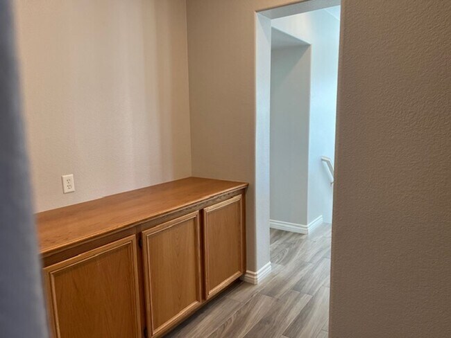 Building Photo - Rancho Bella Vista 3 bedroom on quiet cul-...