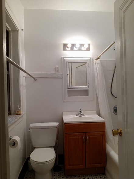 Building Photo - 5331 S Dorchester Ave