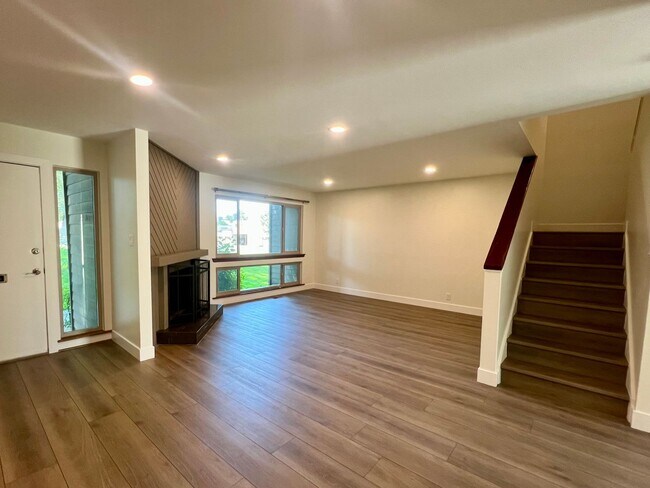 Building Photo - Rare Opportunity to Rent a Park Place Town...