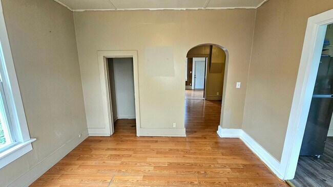 Building Photo - 490 Grand St