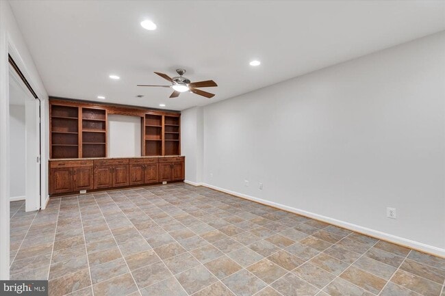 Building Photo - 427 Park Ave