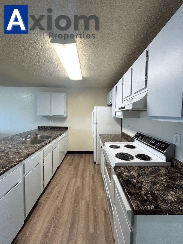 Building Photo - 2156 Marigold St