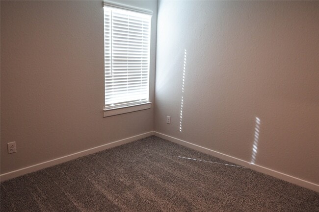 Building Photo - 8567 Blueberry Ash St