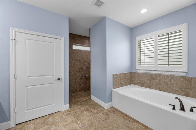 Building Photo - 4857 Dutton Lake Dr