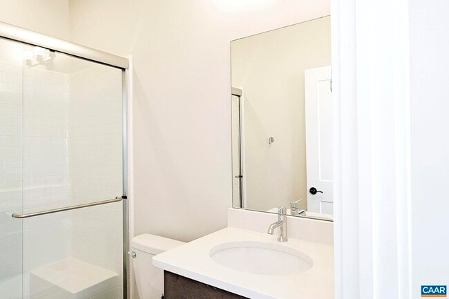 Building Photo - 917 Belmont Ave