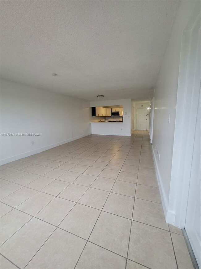 Building Photo - 6940 Miami Gardens Dr