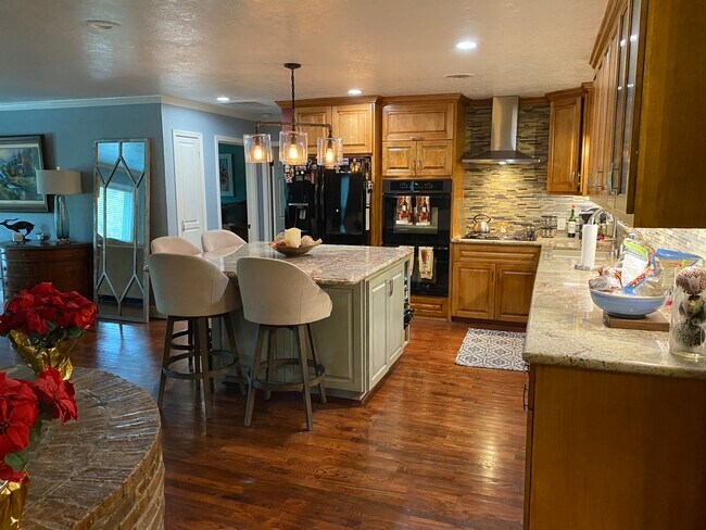 Kitchen - 1320 Woodvine Dr