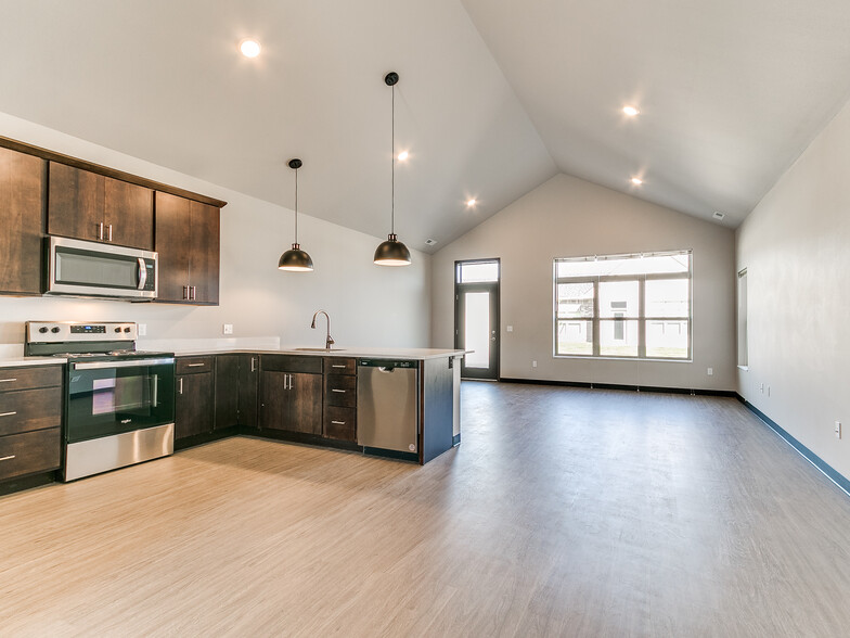 Kitchen - BrickTowne Ames Townhomes