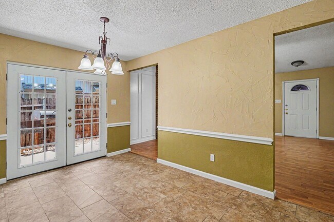 Building Photo - Recently updated 3 bedroom/2 bath home for rent