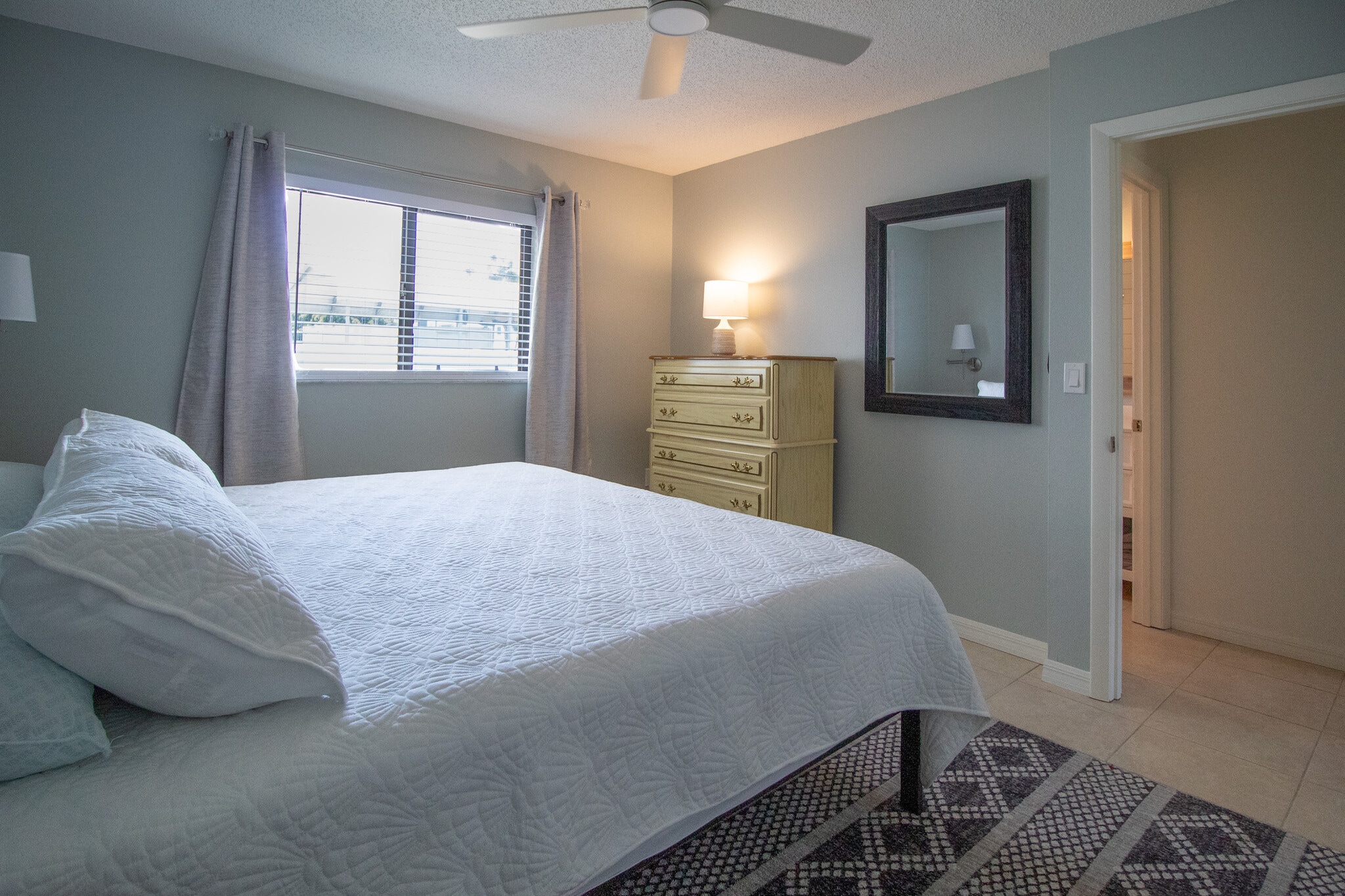 Building Photo - 4611 S School Ave