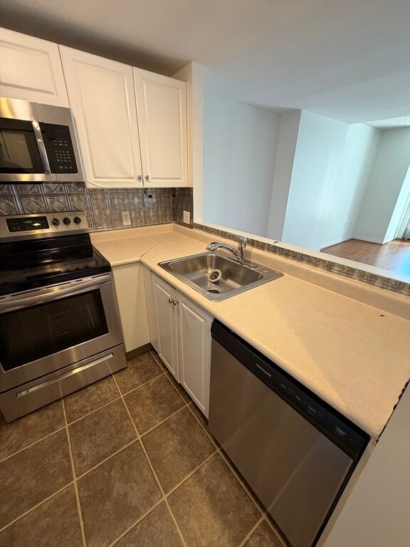 Building Photo - 10 Museum Way